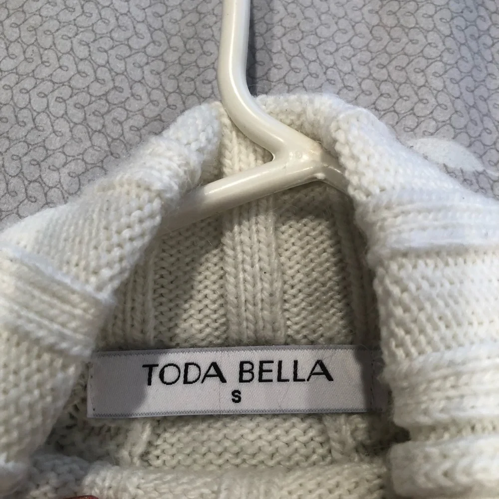 ✨Cream Sweater ✨ - Picture 3 of 4
